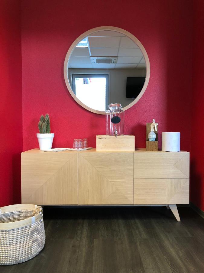 Ibis Geneve 3*